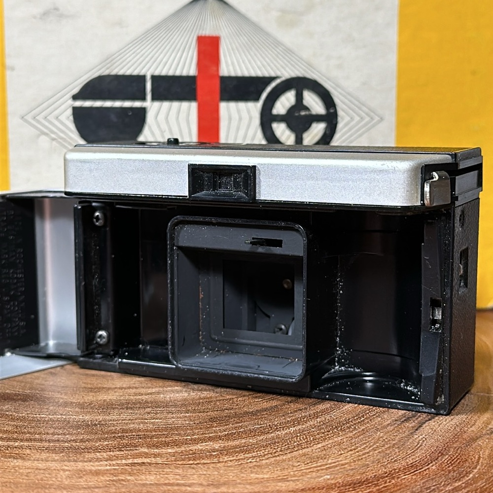 KODAK Instamatic 104/Outfit with Box - Picture 8 of 16